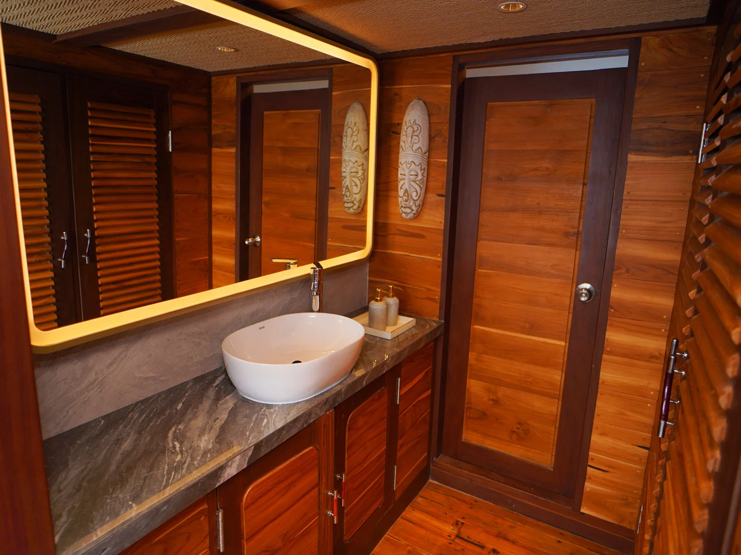 Washbasin - Paris Room - LaMain Voyage 1