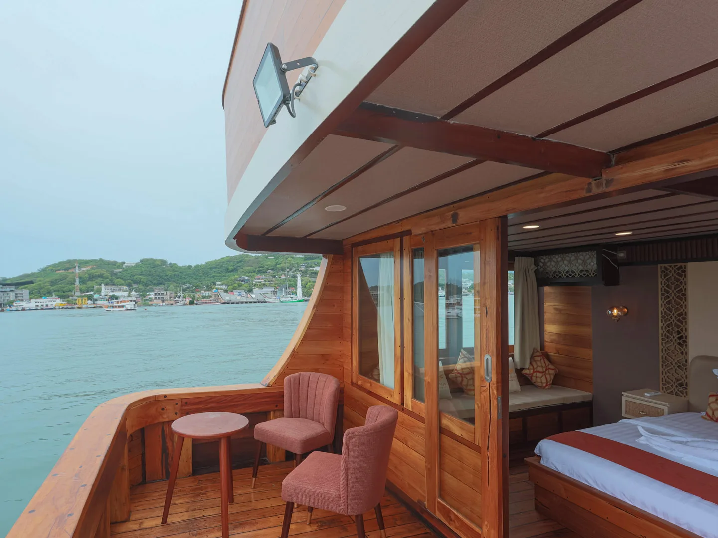 Master Private Balcony - Elrora