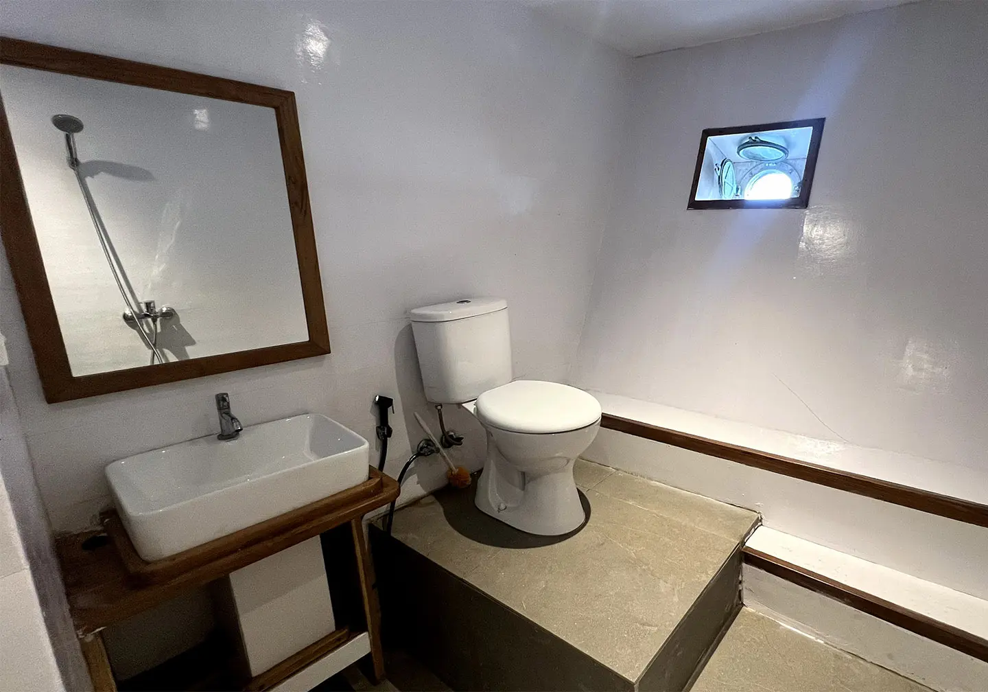 Bathroom Superior Double_Panrita Liveaboard