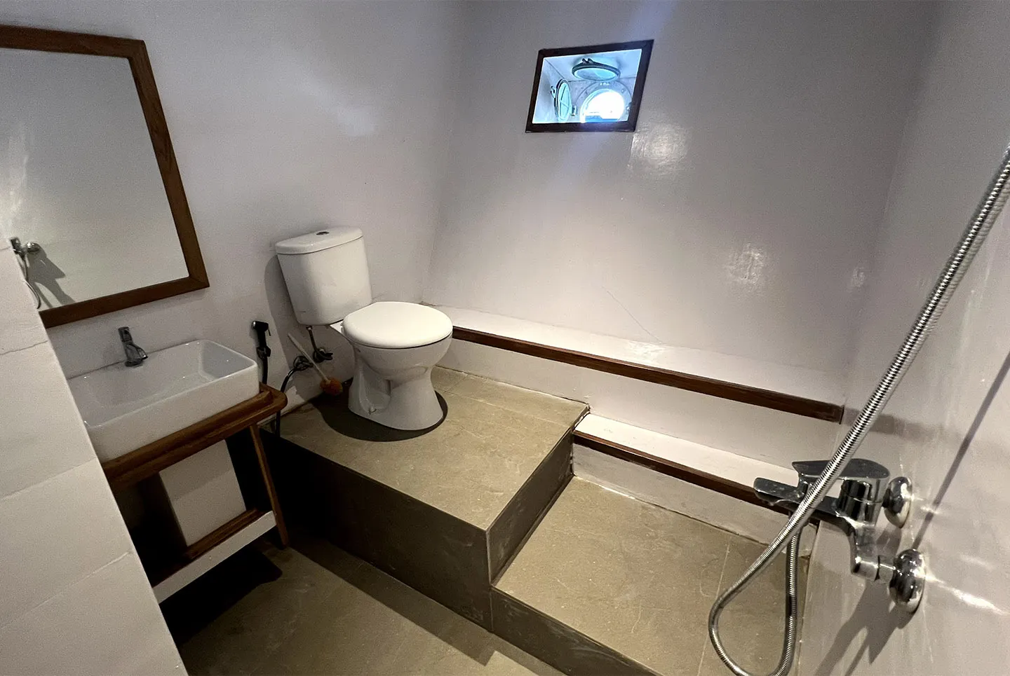 Bathroom Superior Triple_Panrita Liveaboard