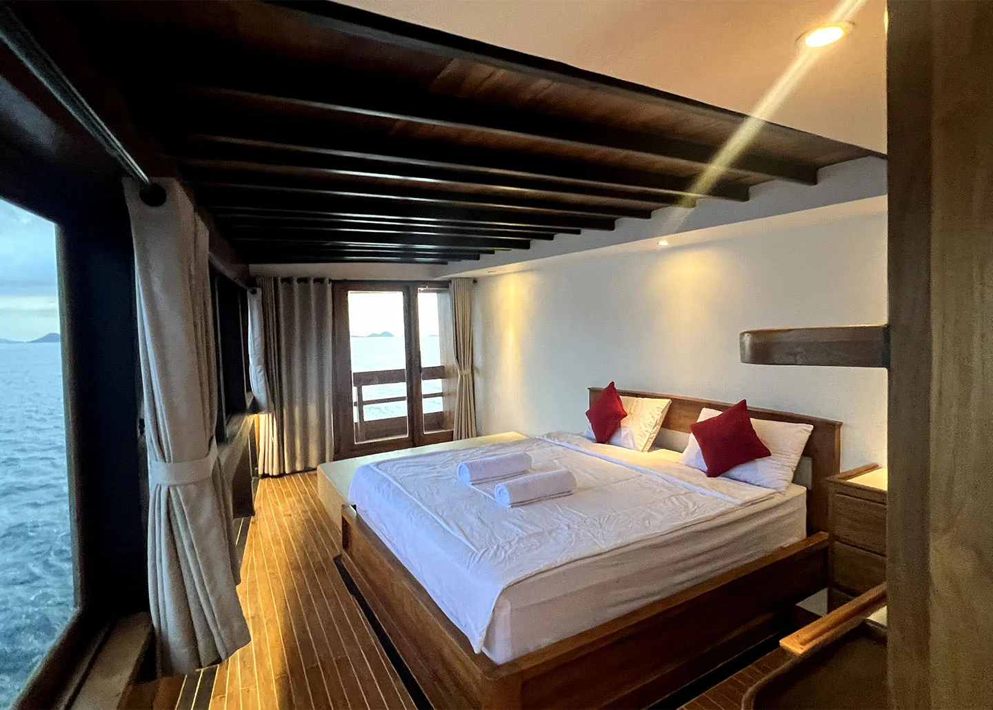 Bedroom 2 Master Cabin_Panrita Liveaboard