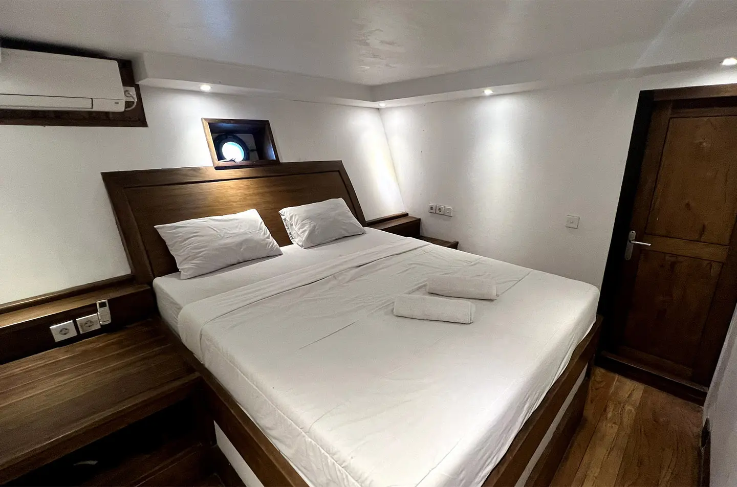 Bedroom Superior Double_Panrita Liveaboard